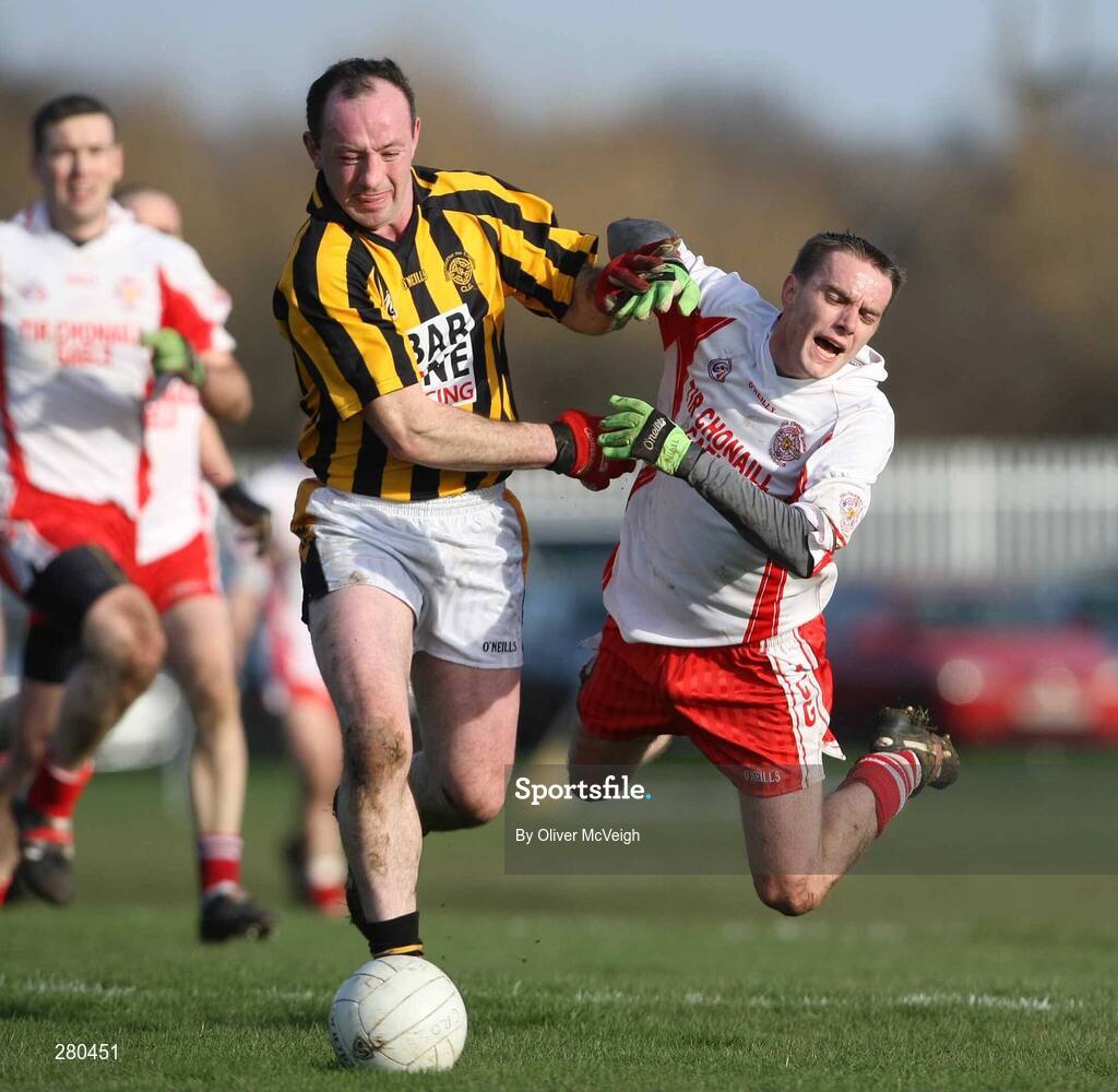 27 January 2008; John Donaldson, Crossmaglen Rangers, in action against Gary Kane, Tir Chonaill Gaels,. AIB All-Ireland Club Football Championship Quarter-Final, Tir Chonaill Gaels v Crossmaglen Rangers, Emerald Gaelic Grounds, Ruislip, London, England. Picture credit: Oliver McVeigh / SPORTSFILE
