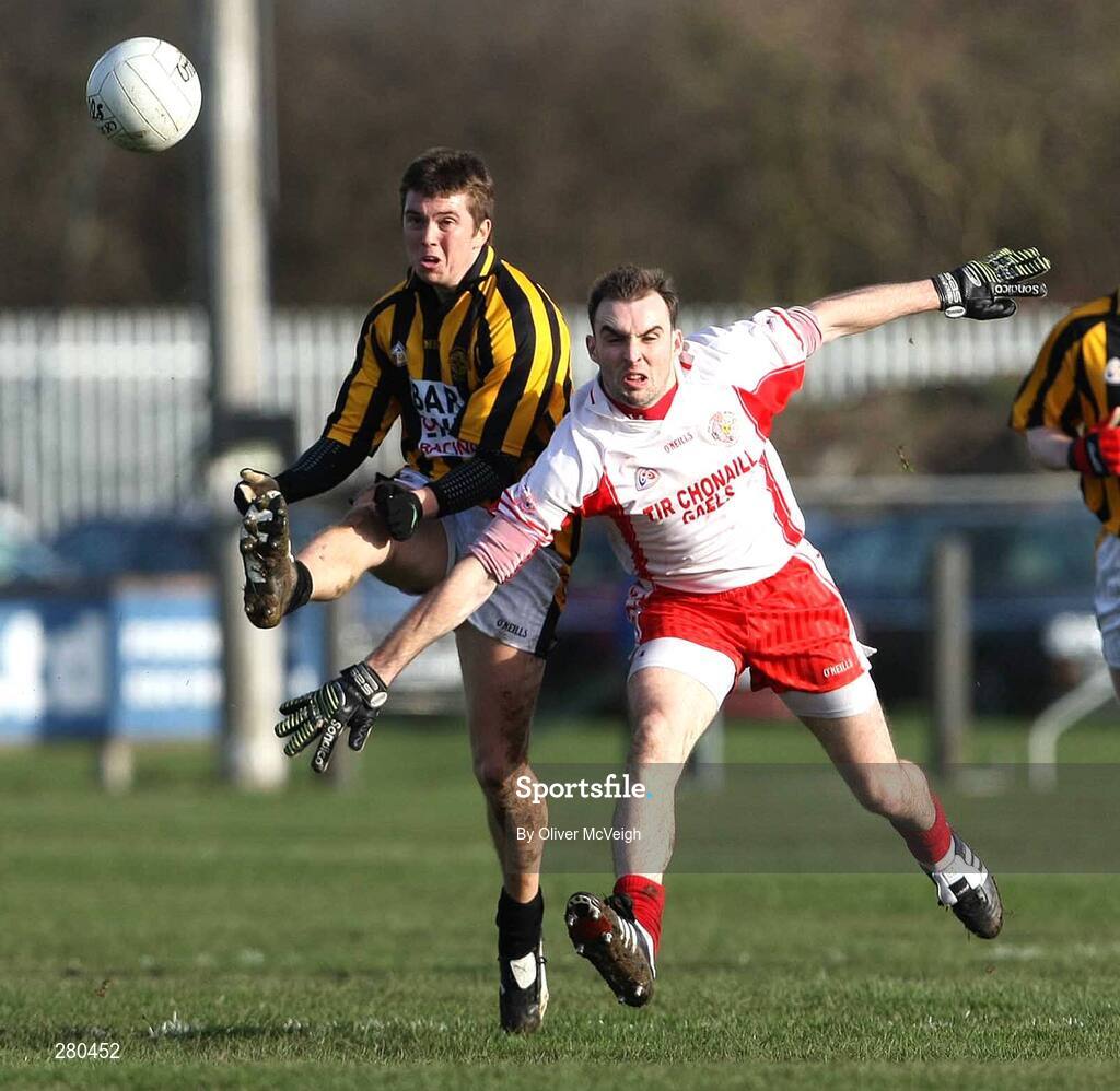 27 January 2008; Stephen Kernan, Crossmaglen Rangers, in action against Gary Kane, Tir Chonaill Gaels. AIB All-Ireland Club Football Championship Quarter-Final, Tir Chonaill Gaels v Crossmaglen Rangers, Emerald Gaelic Grounds, Ruislip, London, England. Picture credit: Oliver McVeigh / SPORTSFILE