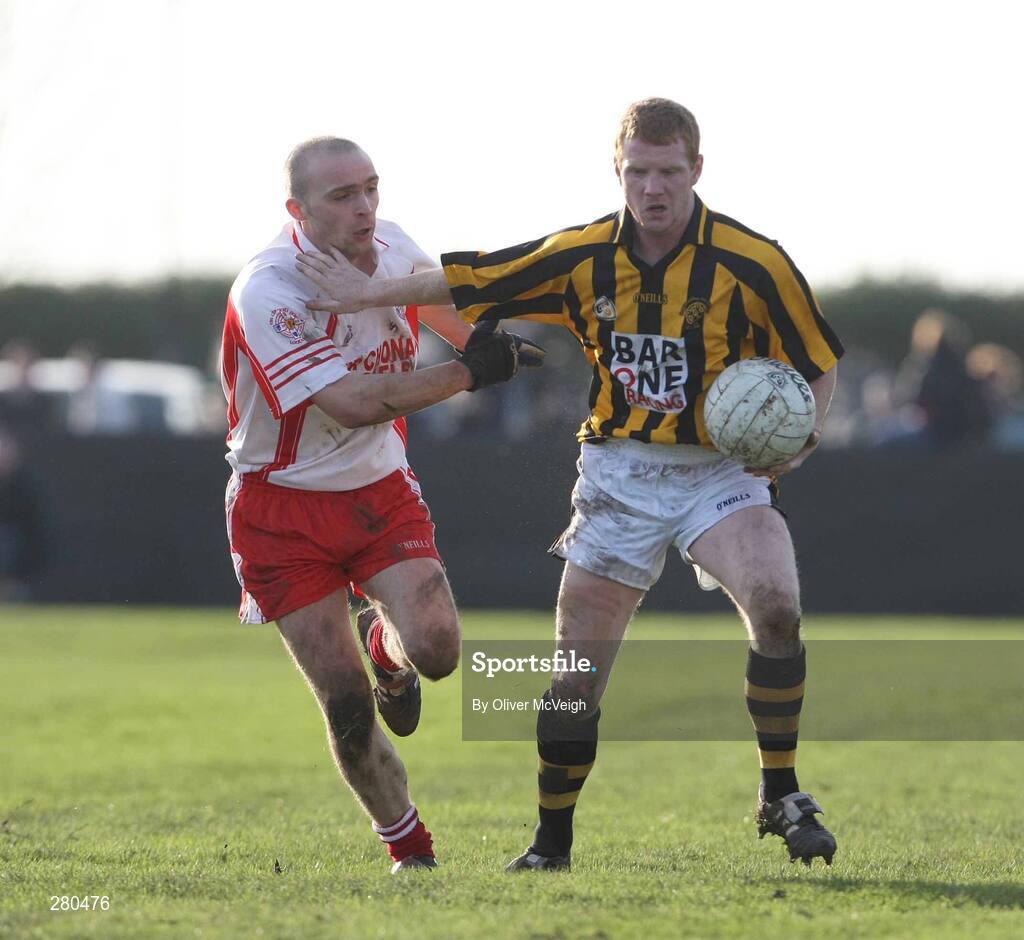 27 January 2008; Michael McNamee, Crossmaglen Rangers,  in action against Stephen Boyle, Tir Chonaill Gaels. AIB All-Ireland Club Football Championship Quarter-Final, Tir Chonaill Gaels v Crossmaglen Rangers, Emerald Gaelic Grounds, Ruislip, London, England. Picture credit: Oliver McVeigh / SPORTSFILE