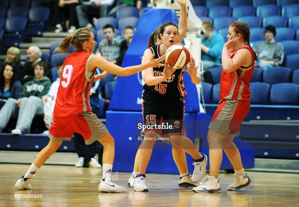 29 January 2008; Louise O'Connor, Presentation Castleisland, in action against Caitriona Foley, left, and Lorraine Reynolds, Calasanctius Oranmore. U16A Girls, All-Ireland Schools Basketball Cup Final, Presentation Castleisland, Kerry v Calasanctius Oranmore, Galway, National Basketball Arena, Tallaght, Dublin. Picture credit: Brian Lawless / SPORTSFILE