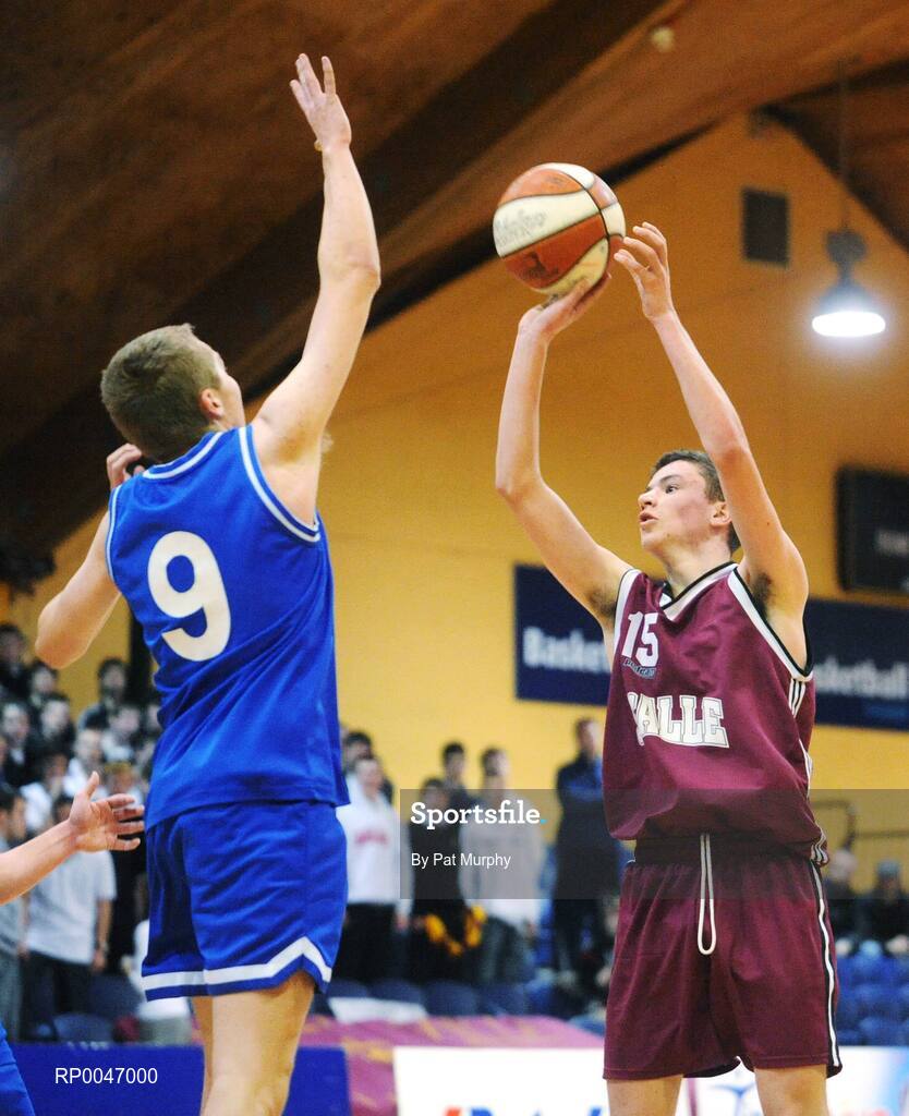 30 January 2008; Patrick Young, De La Salle Churchtown, in action against John Kerr, Heywood Community School. U19C Boys, All-Ireland Schools Basketball Cup Final, Heywood Community School, Laois v De La Salle Churchtown, Dublin, National Basketball Arena, Tallaght, Dublin. Picture credit: Pat Murphy / SPORTSFILE