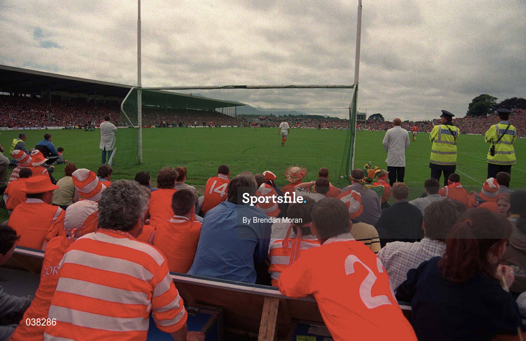 5 July 1998; Cork fans watch from behind the goal during the Bank of Ireland Munster Senior Football Championship Semi-Final match between Kerry and Cork at Fitzgerald Stadium in Killarney, Kerry. Photo by Brendan Moran/Sportsfile