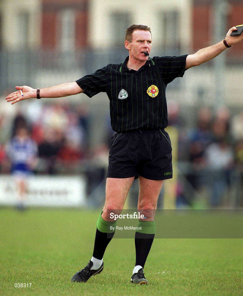 23 April 2000; Referee Gerry Kinneavy during the Church & General National Football League Division 2 Semi-Final match between Louth and Laois at Cusack Park in Mullingar, Westmeath. Photo by Ray McManus/Sportsfile