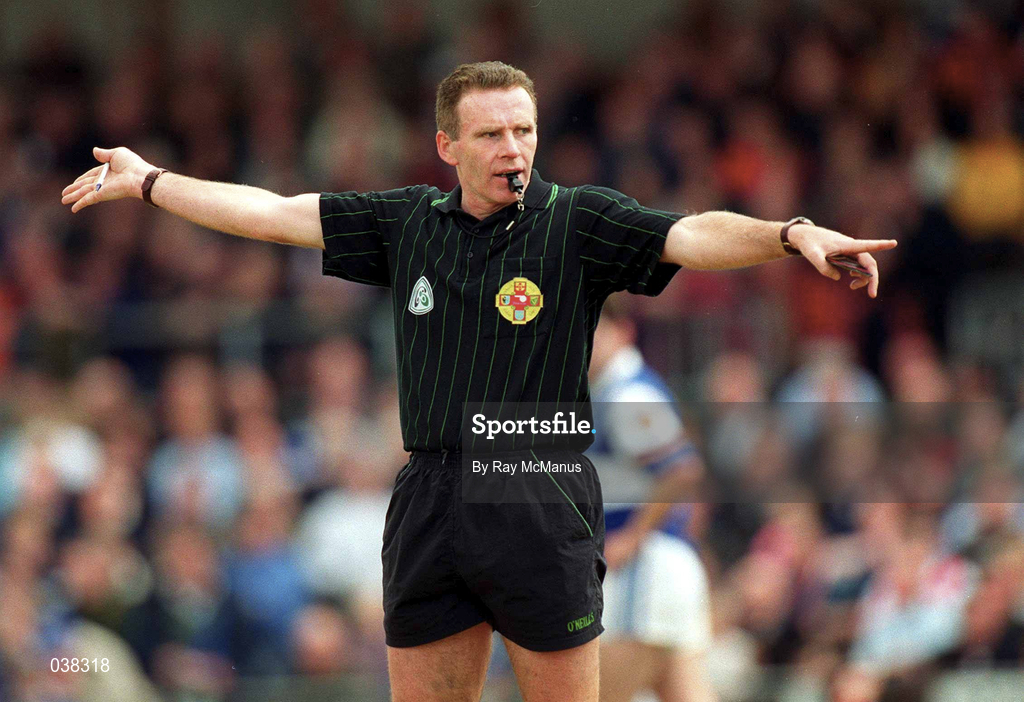 23 April 2000; Referee Gerry Kinneavy during the Church & General National Football League Division 2 Semi-Final match between Louth and Laois at Cusack Park in Mullingar, Westmeath. Photo by Ray McManus/Sportsfile