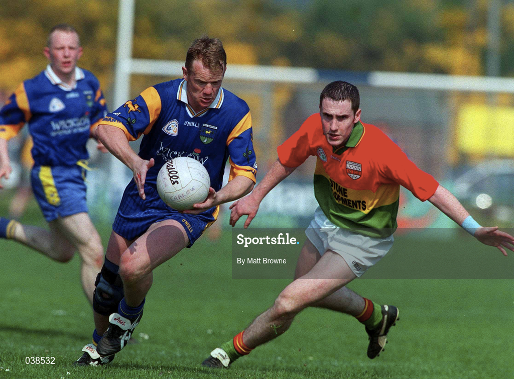 7 May 2000; Kevin O'Brien of Wicklow in action against Sean Kavanagh of Carlow during the Bank of Ireland Leinster Senior Football Championship Group Stage Round 1 match between Wicklow and Carlow at the Aughrim County Ground in Aughrim, Wicklow. Photo by Matt Browne/Sportsfile