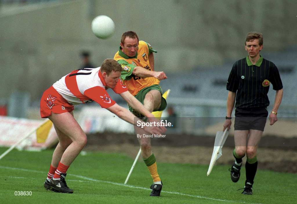 14 May 1995; Martin Shovlin of Donegal in action against Dermot Heaney of Derry during the Church & General National Football League Final match between Derry and donegal at Croke Park in Dublin. Photo by David Maher/Sportsfile
