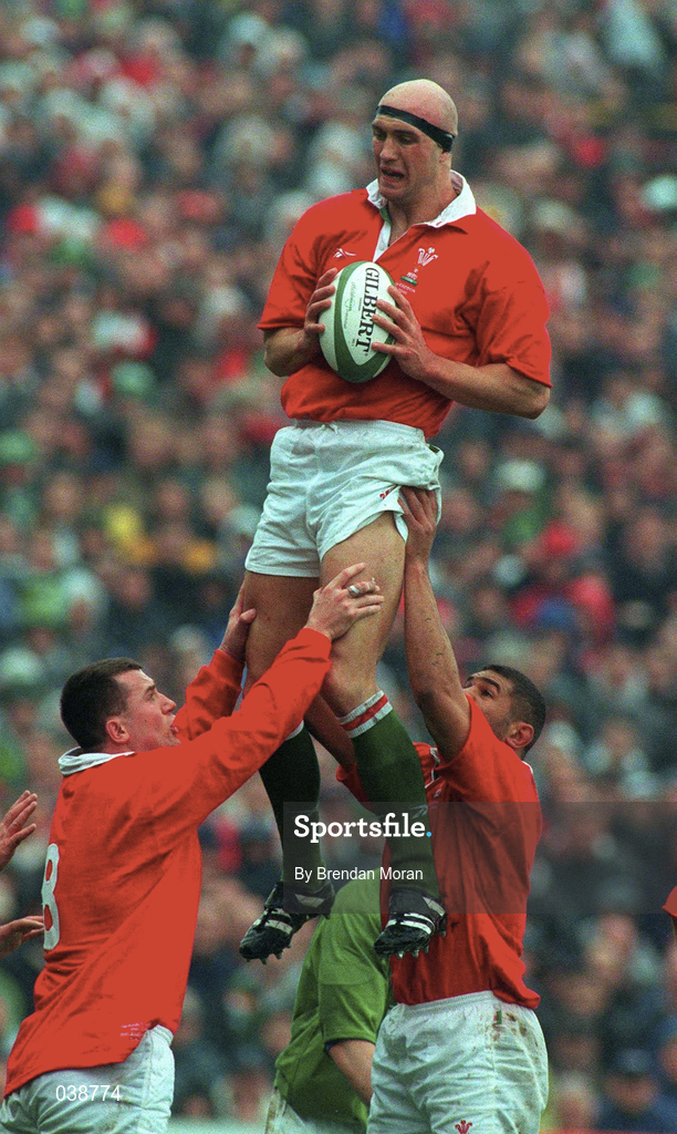 1 April 2000; Nathan Budgett of Wales takes possession in a line-out during the Lloyds TSB 6 Nations match between Ireland and Wales at Lansdowne Road in Dublin. Photo by Brendan Moran/Sportsfile