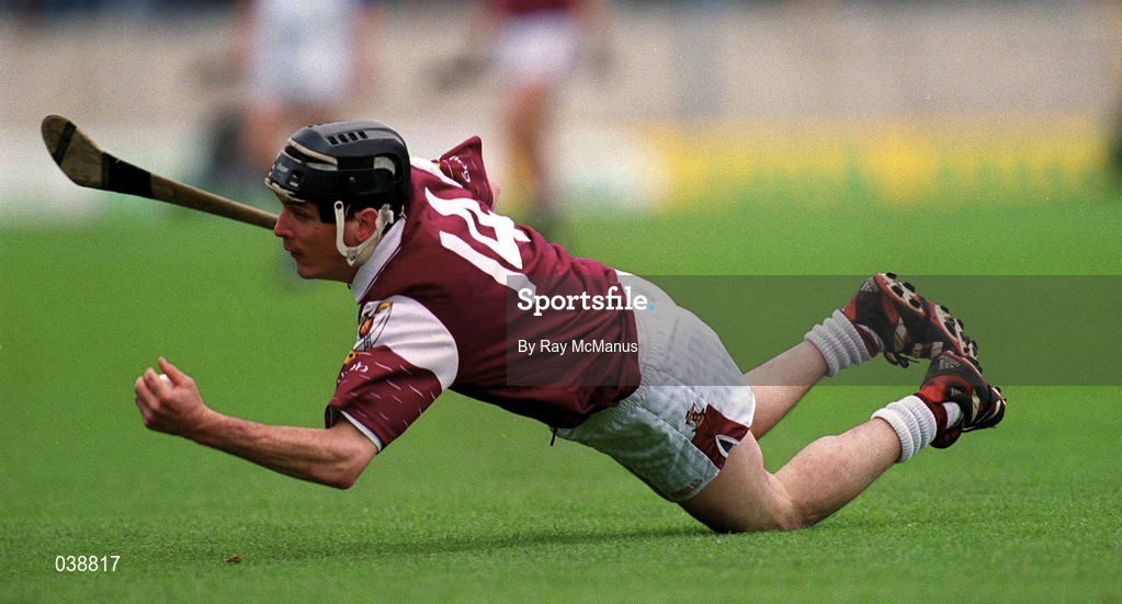 30 April 2000; Ollie Fahy of Galway during the Church & General National Hurling League Division 1 Semi-Final match between Galway and Waterford at Semple Stadium in Thurles, Tipperary. Photo by Ray McManus/Sportsfile