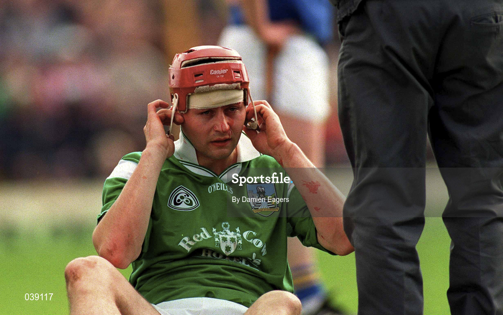 30 April 2000; TJ Ryan of Limerick during the Church & General National Hurling League Division 1 Semi-Final match between Tipperary and Limerick at Semple Stadium in Thurles, Tipperary. Photo by Damien Eagers/Sportsfile