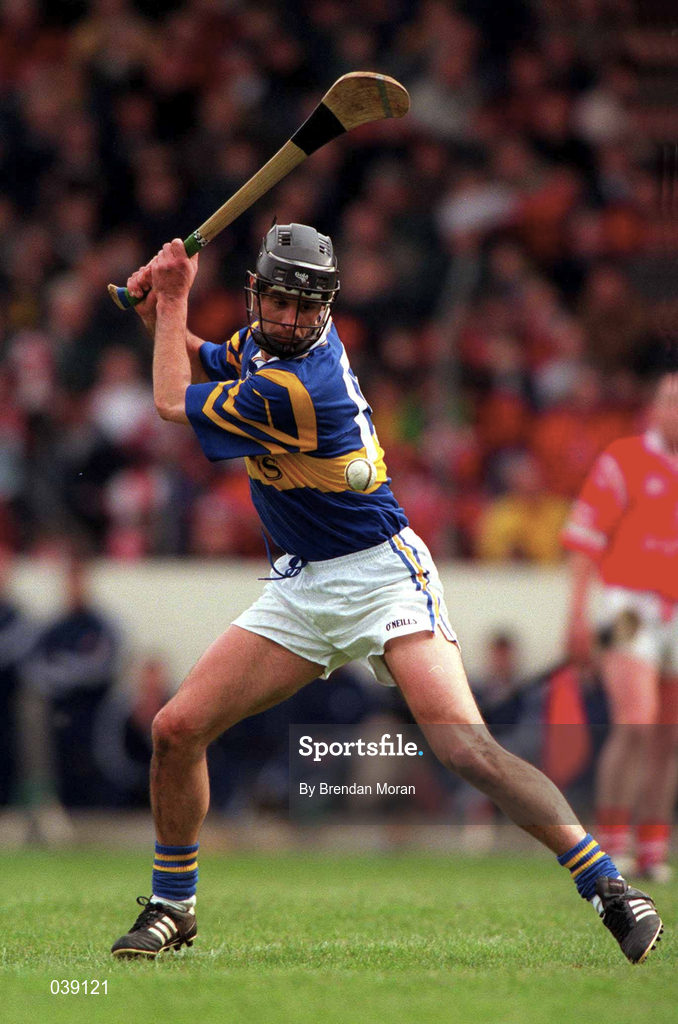 2 April 2000; Thomas Dunne of Tipperary during the Church & General National Hurling League Division 1B match between Cork and Tipperary at Páirc U’ Chaoimh in Cork. Photo by Brendan Moran/Sportsfile