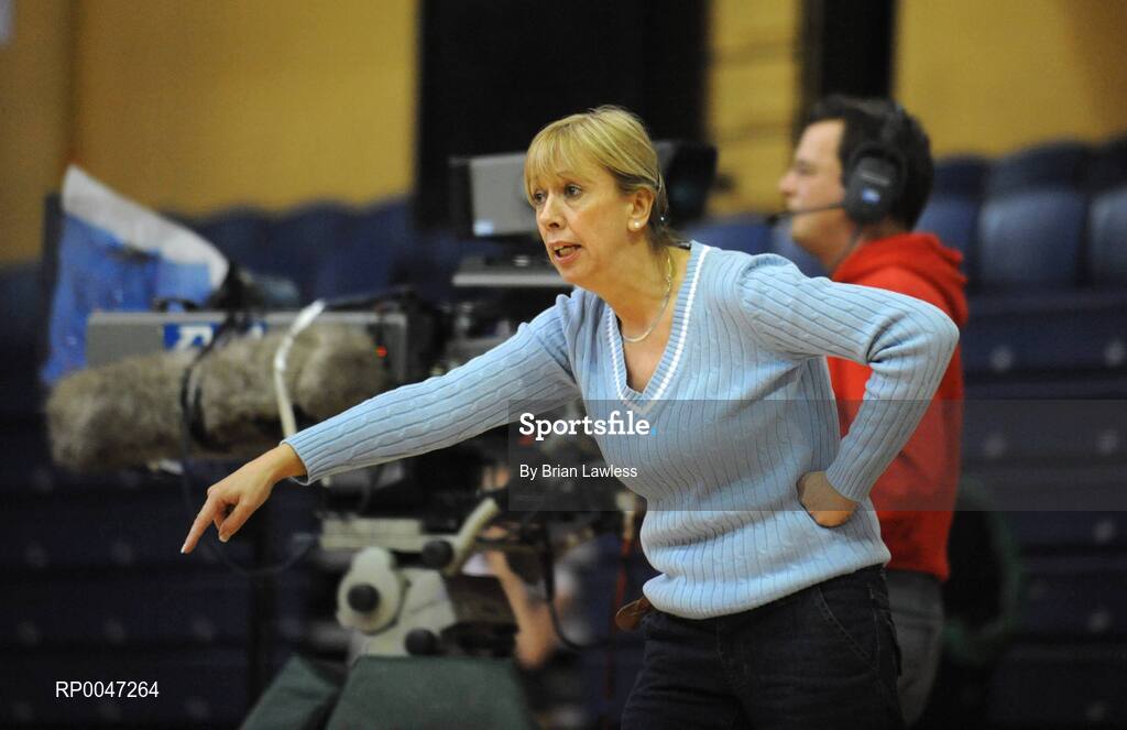31 January 2008; Ard Scoil Ris Dublin coach Helen Behan. U19B Boys, All-Ireland Schools Basketball Cup Final, Ard Scoil Ris Dublin v St. Malachy’s College, Belfast, National Basketball Arena, Tallaght, Dublin. Picture credit: Brian Lawless / SPORTSFILE