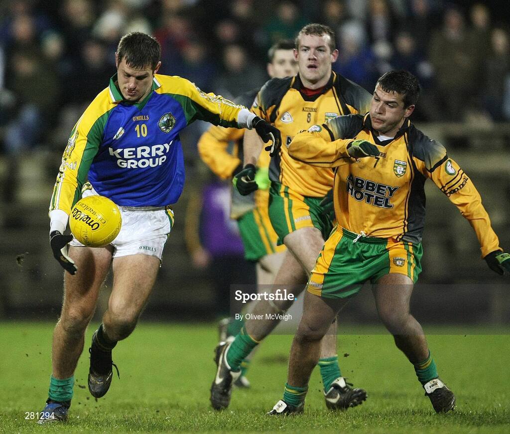 2 February 2008; Eoin Brosnan, Kerry, in action against Frank McGlynn, Donegal. Allianz National Football League, Division 1, Round 1, Donegal v Kerry, Fr. Tierney Park, Ballyshannon, Co. Donegal. Picture credit: Oliver McVeigh / SPORTSFILE