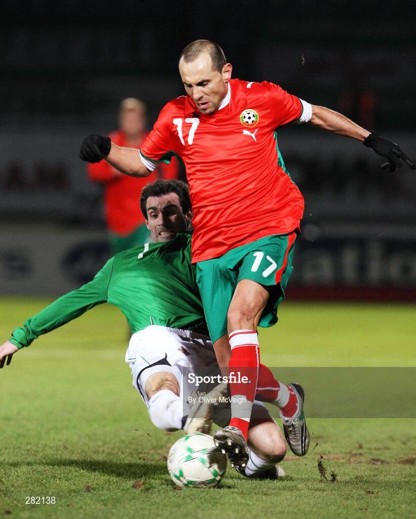 6 February 2008; Martin Petrov, Bulgaria, in action against Keith Gillespie, Northern Ireland. International Friendly, Northern Ireland v Bulgaria, Windsor Park, Belfast, Co. Antrim. Picture credit; Oliver McVeigh / SPORTSFILE