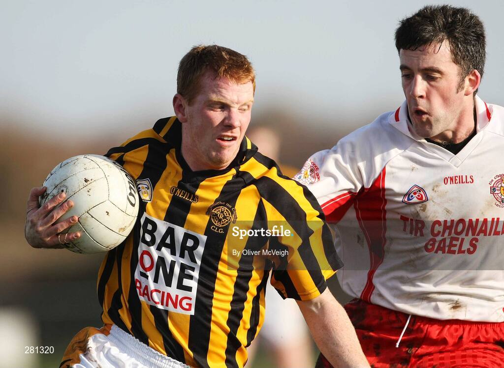 27 January 2008; Michael McNamee, Crossmaglen Rangers,  in action against Hughie Cunningham, Tir Chonaill Gaels. AIB All-Ireland Club Football Championship Quarter-Final, Tir Chonaill Gaels v Crossmaglen Rangers, Emerald Gaelic Grounds, Ruislip, London, England. Picture credit: Oliver McVeigh / SPORTSFILE