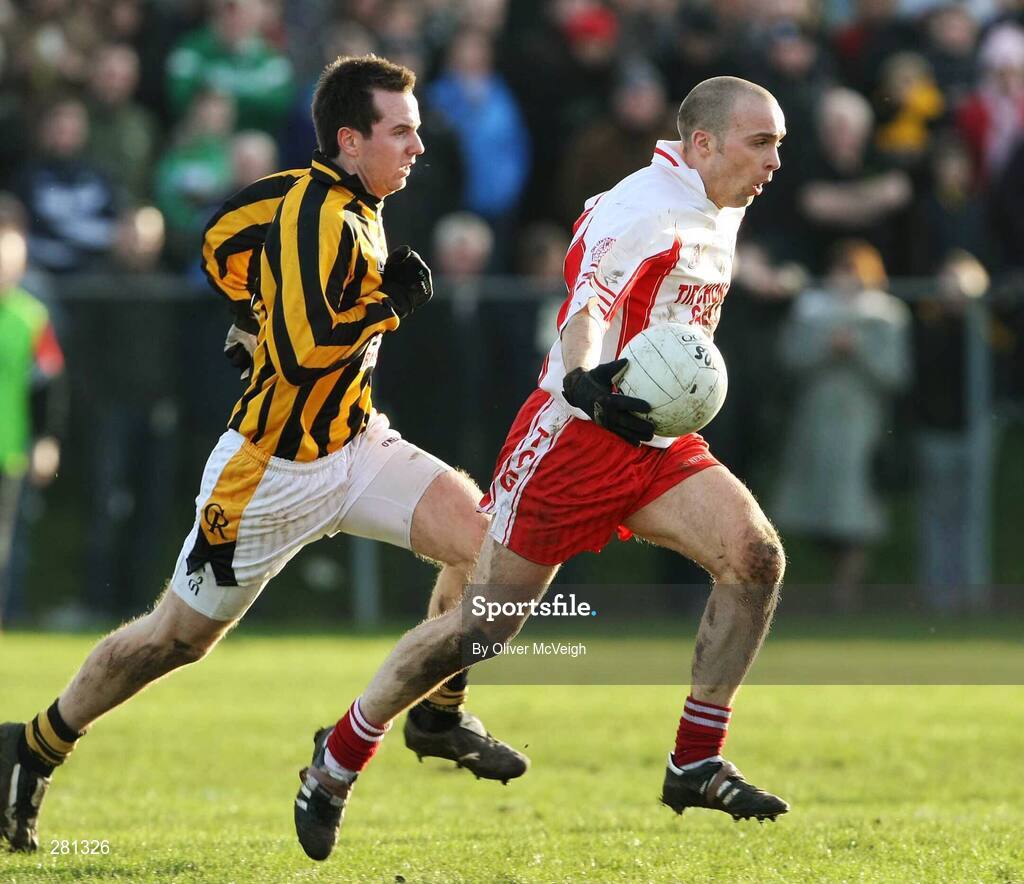 27 January 2008; Stephen Boyle, Tir Chonaill Gaels, in action against Tony Kernan, Crossmaglen Rangers. AIB All-Ireland Club Football Championship Quarter-Final, Tir Chonaill Gaels v Crossmaglen Rangers, Emerald Gaelic Grounds, Ruislip, London, England. Picture credit: Oliver McVeigh / SPORTSFILE