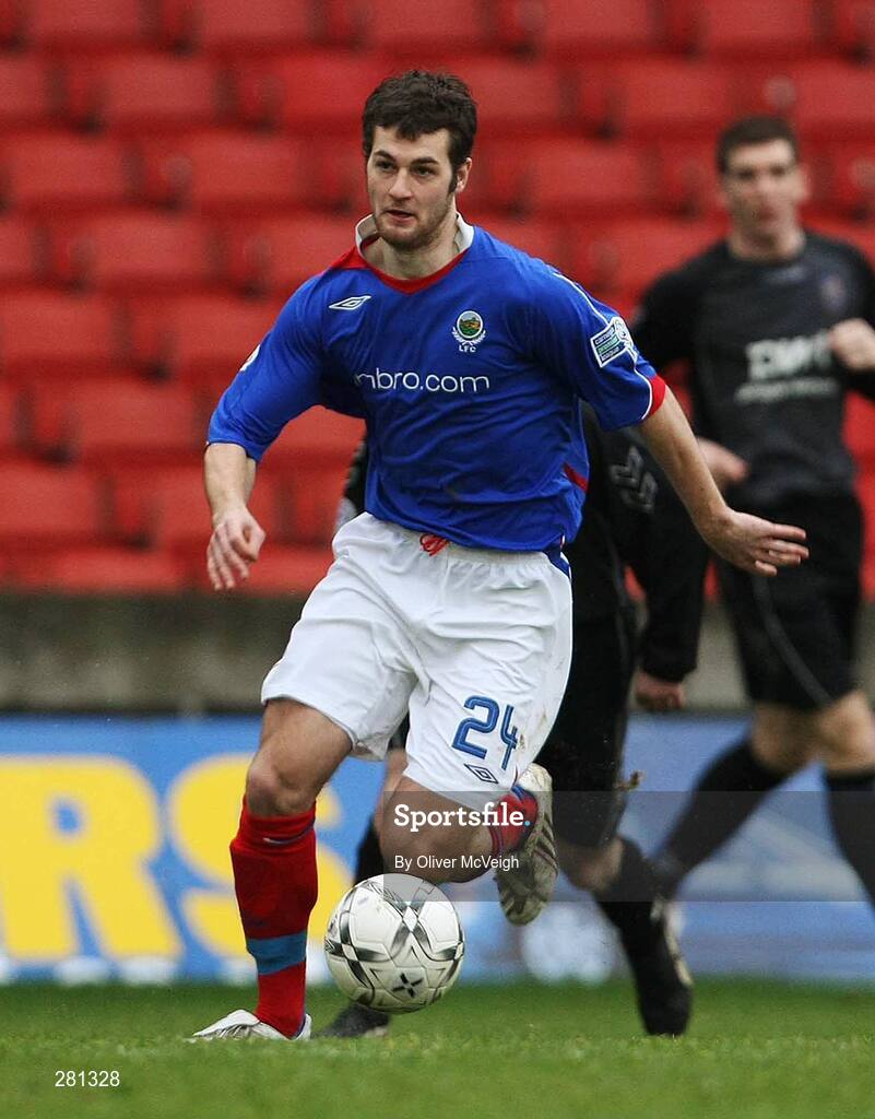 26 January 2008; Thomas Stewart, Linfield. Carnegie Premier League, Linfield v Armagh City, Windsor Park, Belfast, Co Antrim. Picture credit; Oliver McVeigh / SPORTSFILE