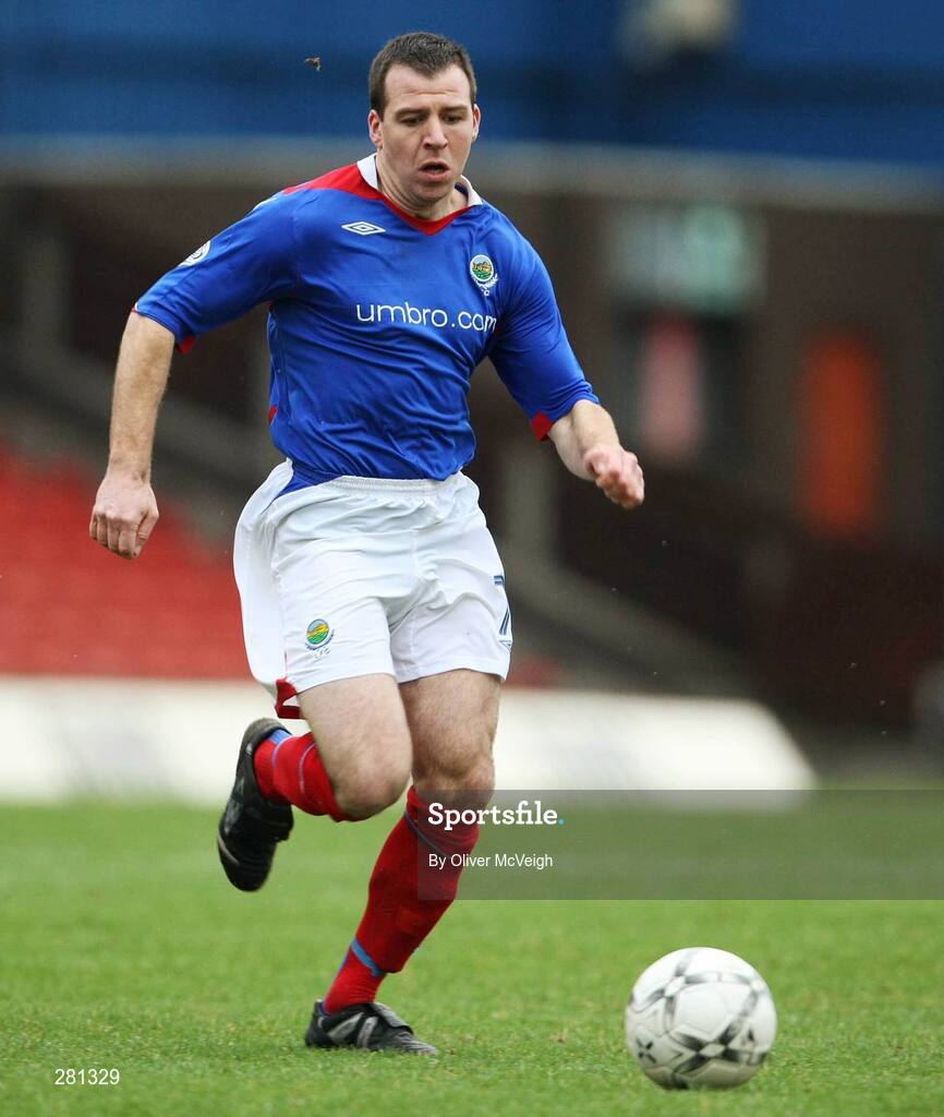 26 January 2008; Damien Curran, Linfield. Carnegie Premier League, Linfield v Armagh City, Windsor Park, Belfast, Co Antrim. Picture credit; Oliver McVeigh / SPORTSFILE
