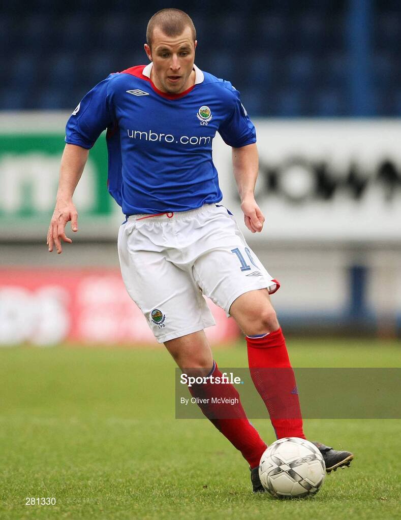26 January 2008; Aidan O'Kane, Linfield. Carnegie Premier League, Linfield v Armagh City, Windsor Park, Belfast, Co Antrim. Picture credit; Oliver McVeigh / SPORTSFILE