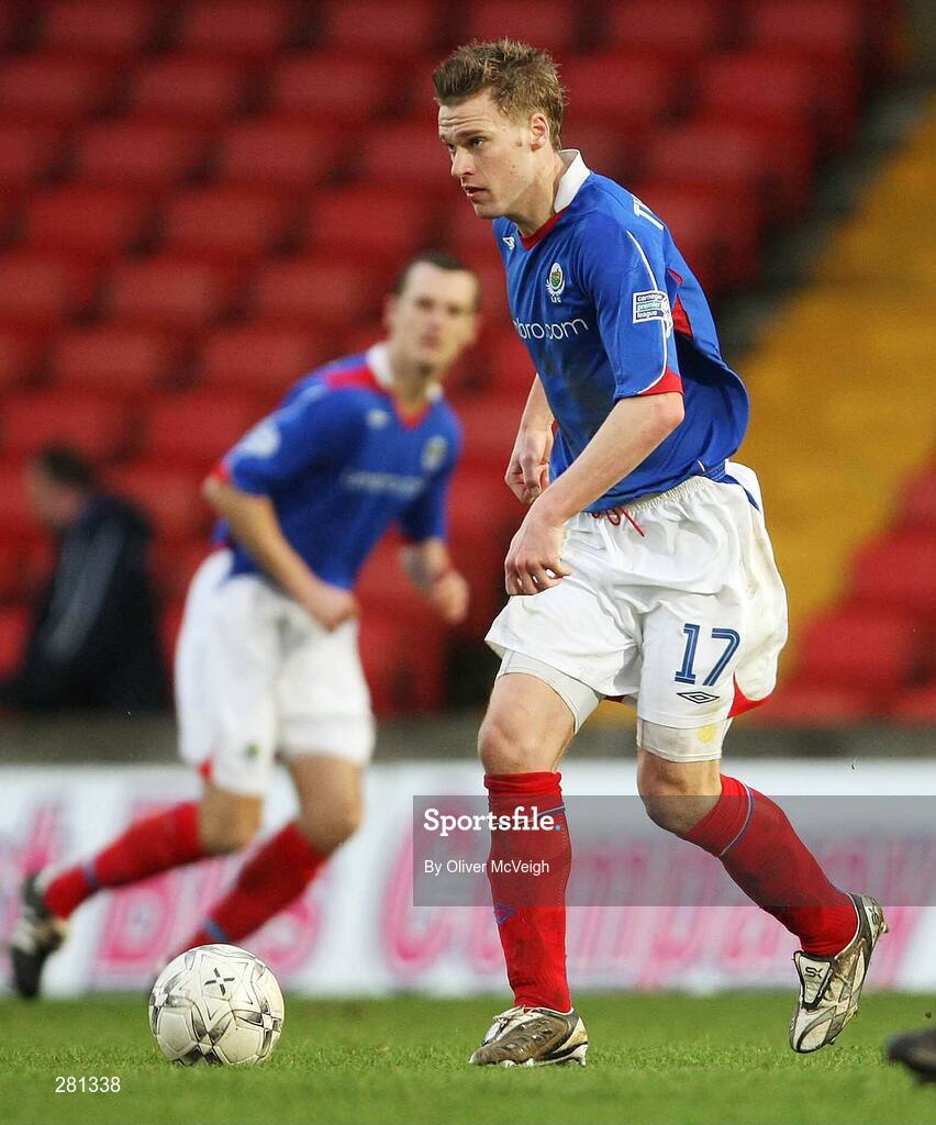 26 January 2008; Peter Thompson, Linfield. Carnegie Premier League, Linfield v Armagh City, Windsor Park, Belfast, Co Antrim. Picture credit; Oliver McVeigh / SPORTSFILE