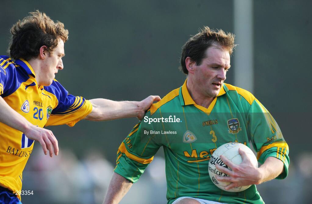 17 February 2008; Eoin Harrington, Meath, in action against Conor Devaney, Roscommon. Allianz National Football League, Division 2, Round 2, Roscommon v Meath, Kiltoom, Co. Roscommon. Picture credit; Brian Lawless / SPORTSFILE