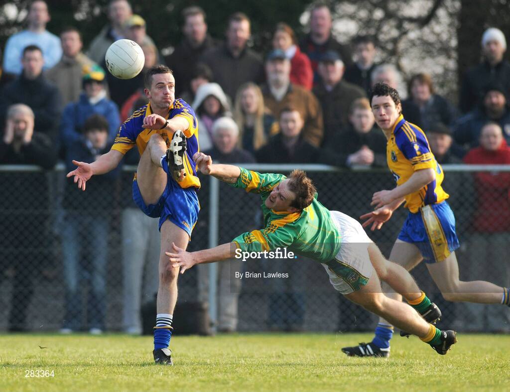 17 February 2008; Johnny Dunning, Roscommon, in action against Darren Fay, Meath. Allianz National Football League, Division 2, Round 2, Roscommon v Meath, St. Brigid's, Kiltoom, Co. Roscommon. Picture credit; Brian Lawless / SPORTSFILE
