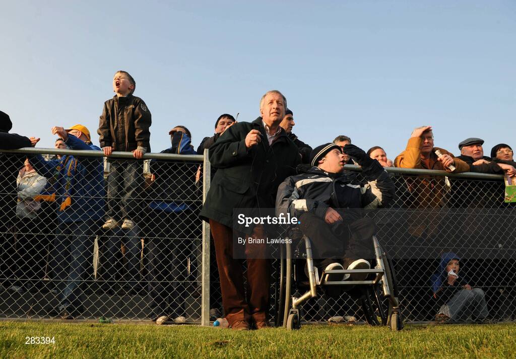 17 February 2008; Roscommon fans react to a missed penalty. Allianz National Football League, Division 2, Round 2, Roscommon v Meath, St. Brigid's, Kiltoom, Co. Roscommon. Picture credit; Brian Lawless / SPORTSFILE