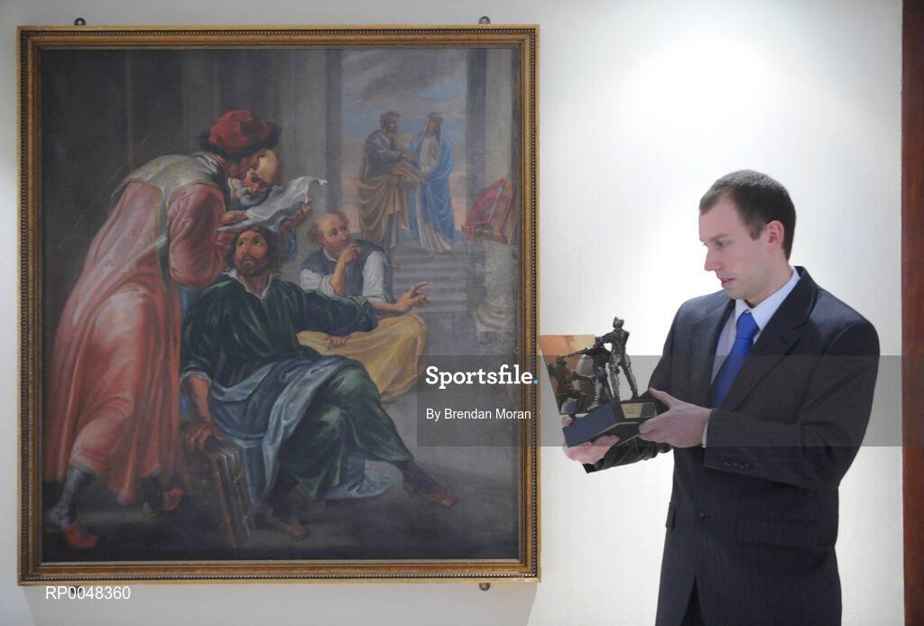 20 February 2008; Eoin Kennedy of Dublin examines his trophy after he was named as the Vodafone GAA Handball All-Star Award winner for 2007. The Westbury Hotel, Grafton Street, Dublin. Picture credit: Brendan Moran / SPORTSFILE