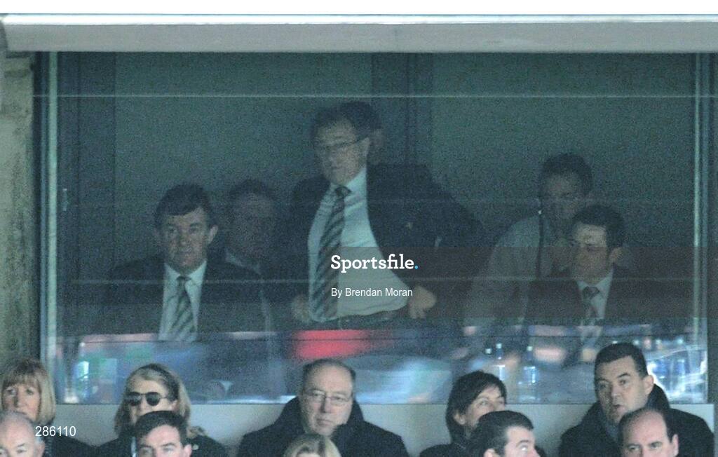 8 March 2008; Ireland head coach Eddie O'Sullivan, centre, watches the final moments of the game. RBS Six Nations Rugby Championship, Ireland v Wales, Croke Park, Dublin. Picture credit: Brendan Moran / SPORTSFILE