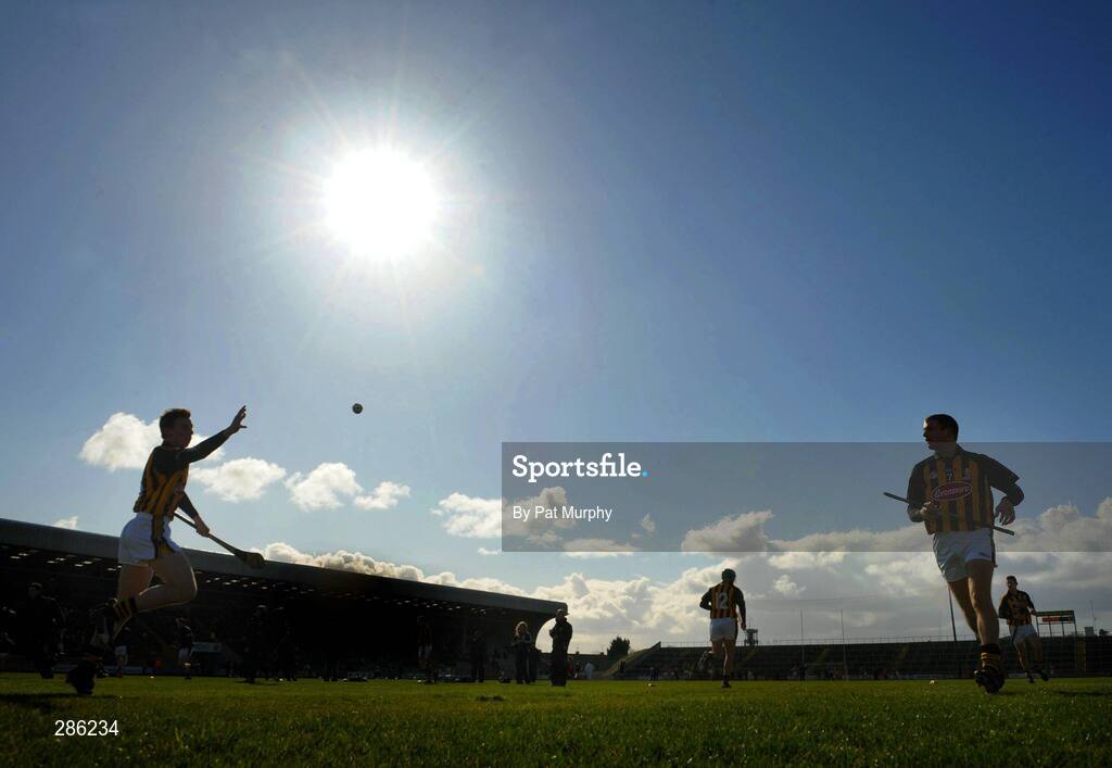 9 March 2008; The Kilkenny players warm up before the game. Allianz National Hurling League, Division 1A, Round 3, Wexford v Kilkenny, Wexford Park, Wexford. Picture credit: Pat Murphy / SPORTSFILE