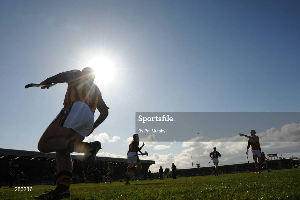 9 March 2008; The Kilkenny players warm up before the game. Allianz National Hurling League, Division 1A, Round 3, Wexford v Kilkenny, Wexford Park, Wexford. Picture credit: Pat Murphy / SPORTSFILE