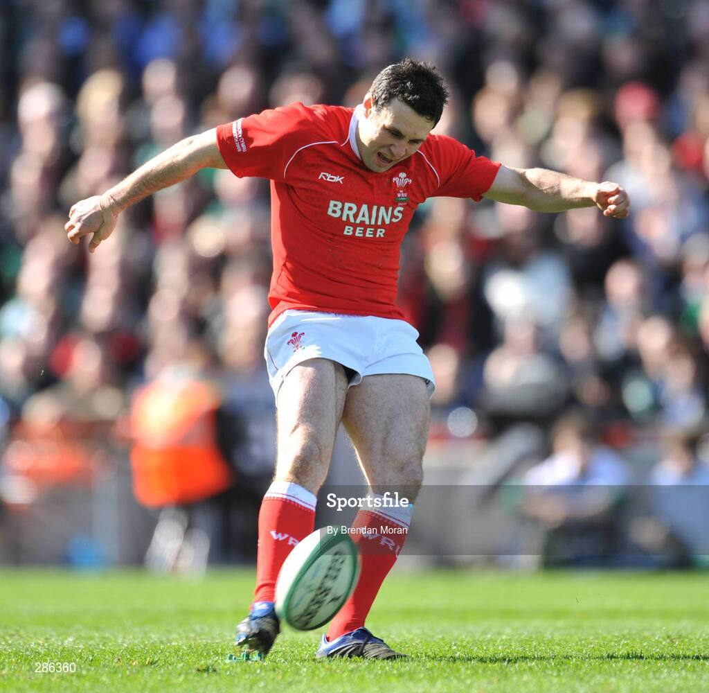8 March 2008; Stephen Jones, Wales, kicks a penalty. RBS Six Nations Rugby Championship, Ireland v Wales, Croke Park, Dublin. Picture credit: Brendan Moran / SPORTSFILE