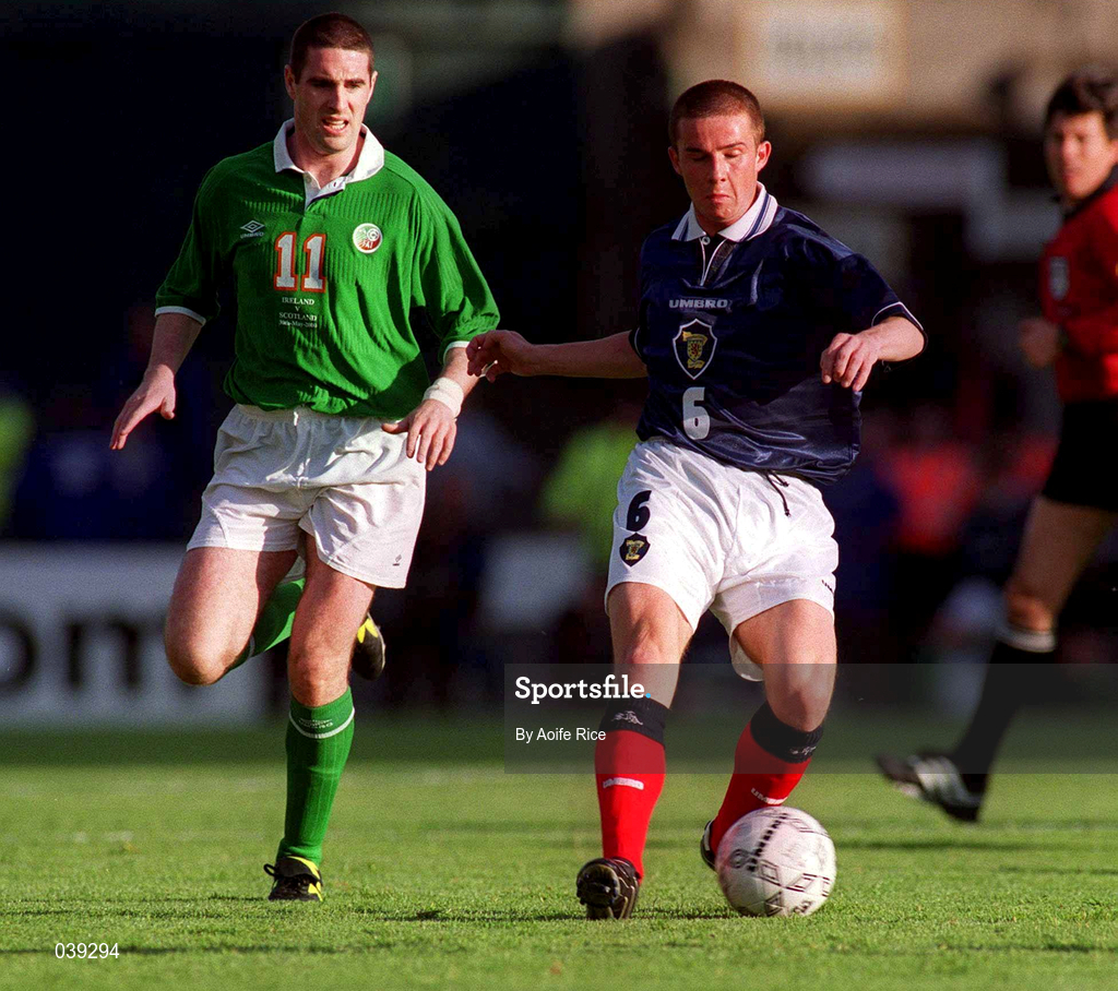 30 May 2000; Barry Ferguson of Scotland in action against Mark Kennedy of Republic of Ireland during the International Friendly match between Republic of Ireland and Scotland at Lansdowne Road in Dublin. Photo by Aoife Rice/Sportsfile