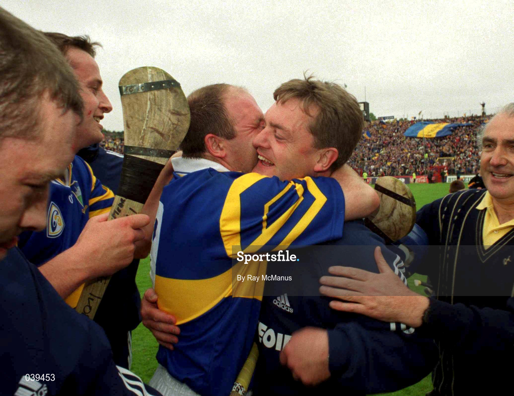 11 June 2000; Tipperary's John Leahy, left, celebrates with manager Nicky English following the Guinness Munster Senior Hurling Championship Semi-Final match between Tipperary and Clare at Páirc Uí Chaoimh in Cork. Photo by Ray McManus/Sportsfile