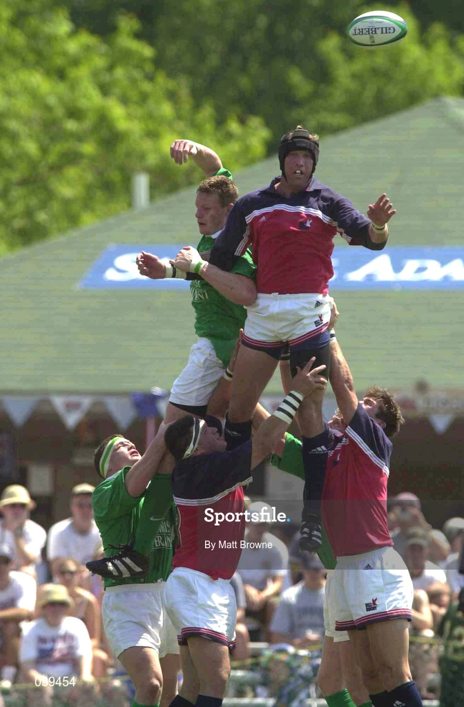 10 June 2000; Dave Hodges of USA contests a lineout with Malcolm O'Kelly of Ireland during the Rugby International match between USA and Ireland at Singer Family Park in Manchester, New Hampshire, USA. Photo by Matt Browne/Sportsfile