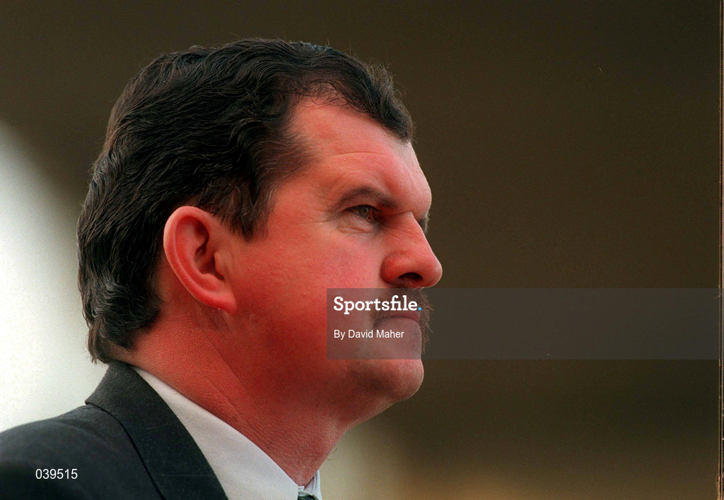 30 May 2000; FAI Chief Executive Bernard O'Byrne prior to the International Friendly match between Republic of Ireland and Scotland at Lansdowne Road in Dublin. Photo by David Maher/Sportsfile