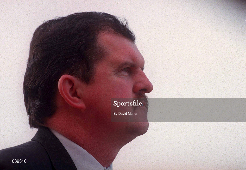 30 May 2000; FAI Chief Executive Bernard O'Byrne prior to the International Friendly match between Republic of Ireland and Scotland at Lansdowne Road in Dublin. Photo by David Maher/Sportsfile