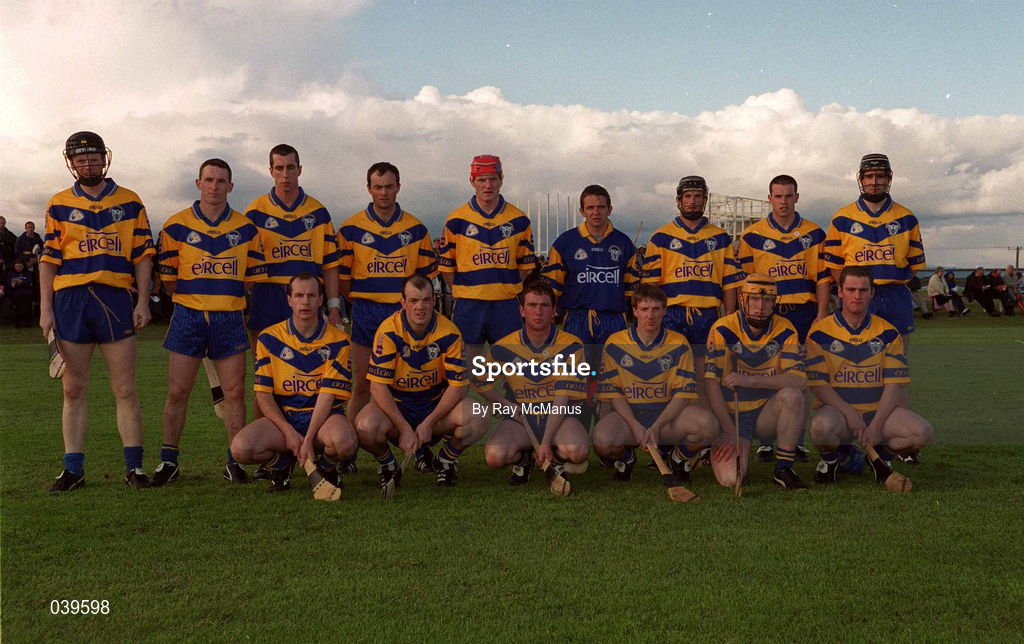 28 May 2000; The Clare team prior to the Senior Hurling Challenge match between Kilkenny and Clare at Young Ireland's GAA Ground in Gowran, Kilkenny. Photo by Ray McManus/Sportsfile