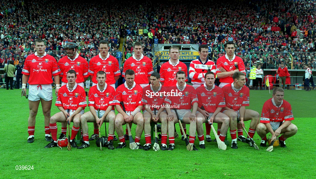 4 June 2000; The Cork team prior to the Guinness Munster Senior Hurling Championship Semi-Final match between Cork and Limerick at Semple Stadium in Thurles, Tipperary. Photo by Ray McManus/Sportsfile