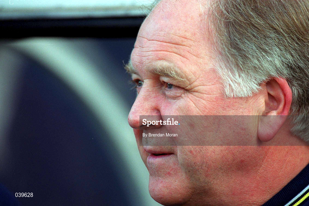 30 May 2000; Scotland manager Craig Bown during the International Friendly match between Republic of Ireland and Scotland at Lansdowne Road in Dublin. Photo by Brendan Moran/Sportsfile