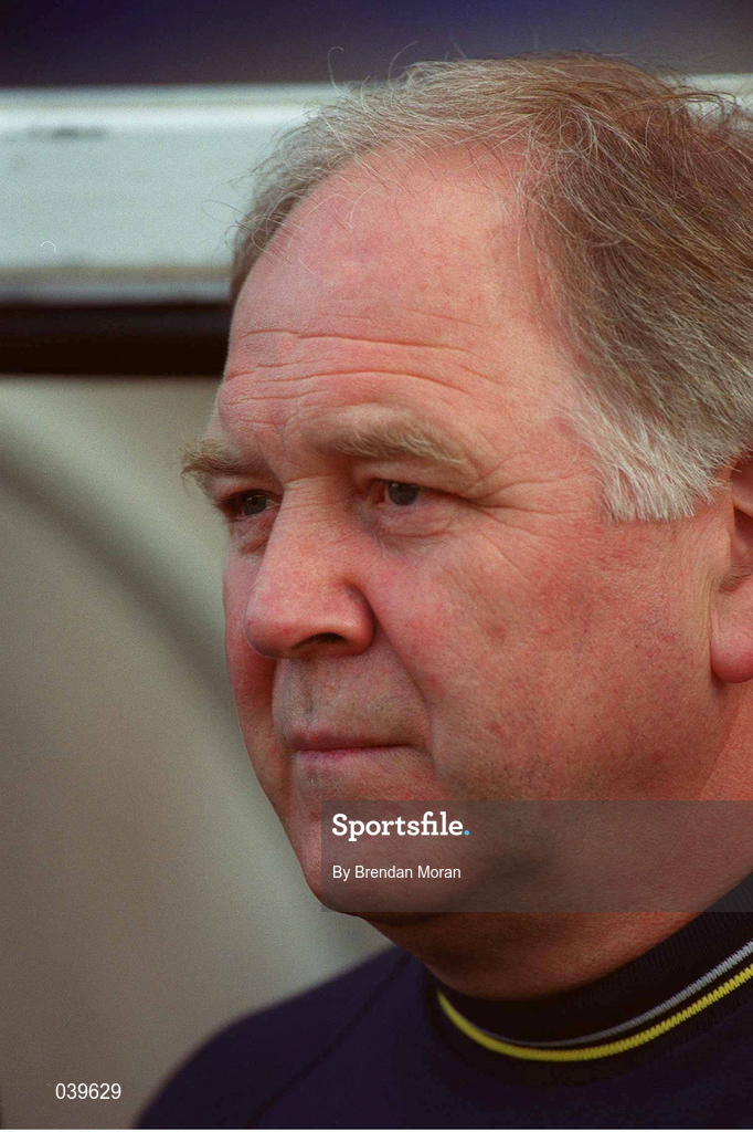 30 May 2000; Scotland manager Craig Bown during the International Friendly match between Republic of Ireland and Scotland at Lansdowne Road in Dublin. Photo by Brendan Moran/Sportsfile