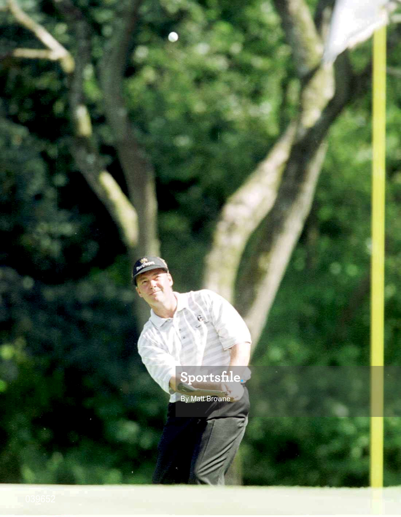 1 August 1999; Darren Clarke pitches onto the 7th green during day three of the Smurfit European Open at The K Club in Straffan, Kildare. Photo by Matt Browne/Sportsfile