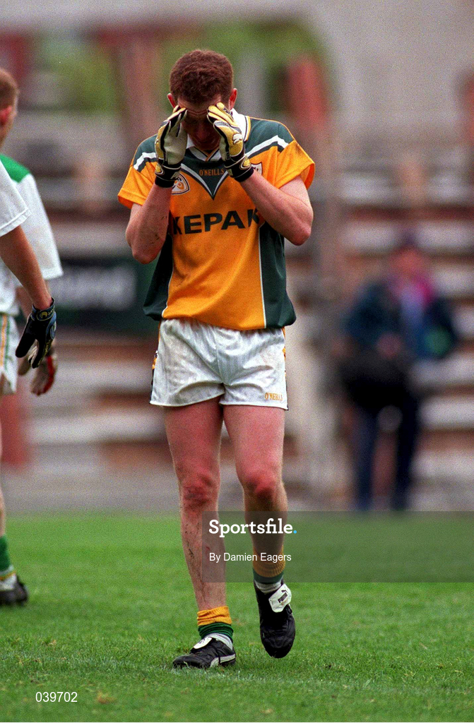 4 June 2000; Donal Curtis of Meath reacts near the end of the Bank of Ireland Leinster Senior Football Championship Quarter-Final match between Offaly and Meath at Croke Park in Dublin. Photo by Damien Eagers/Sportsfile