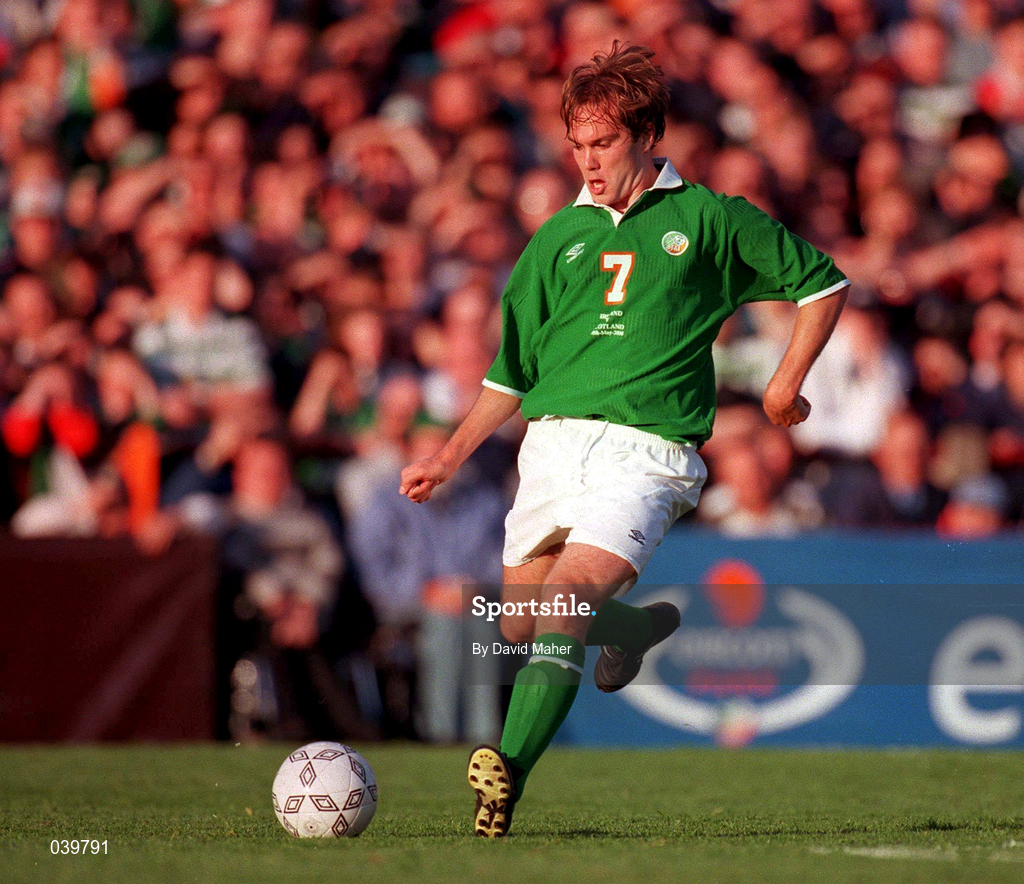 30 May 2000; Jason McAteer of Republic of Ireland during the International Friendly match between Republic of Ireland and Scotland at Lansdowne Road in Dublin. Photo by David Maher/Sportsfile