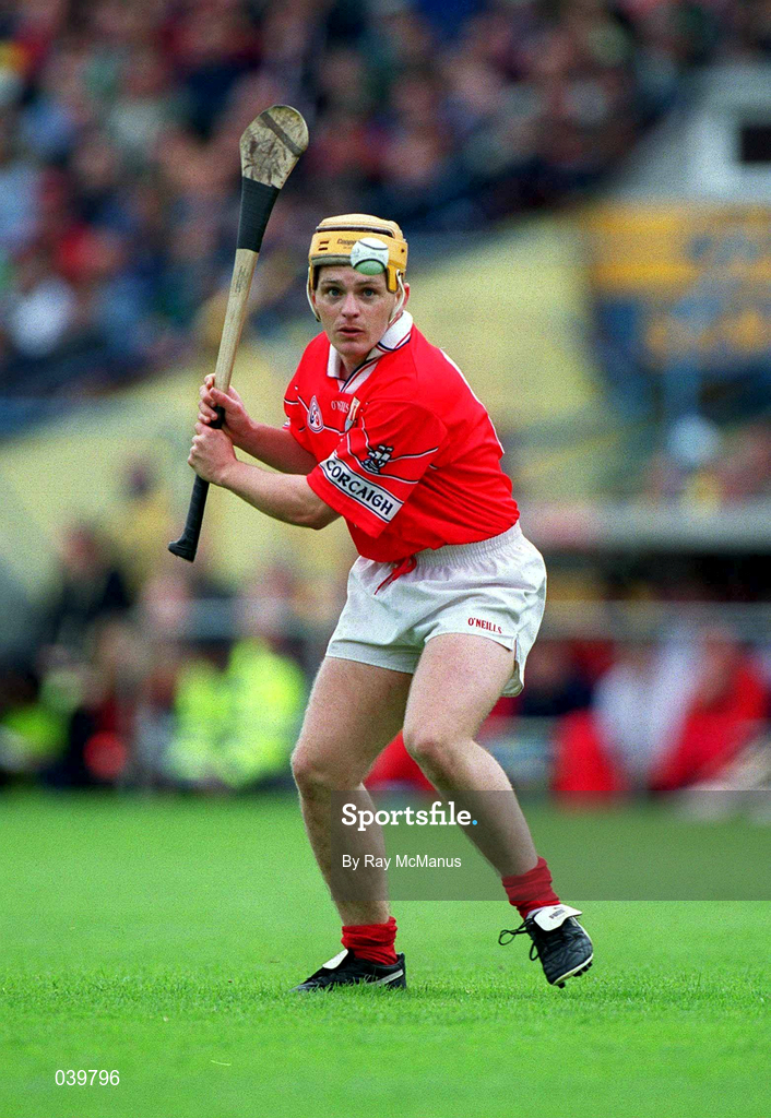 4 June 2000; Joe Deane of Cork during the Guinness Munster Senior Hurling Championship Semi-Final match between Cork and Limerick at Semple Stadium in Thurles, Tipperary. Photo by Ray McManus/Sportsfile