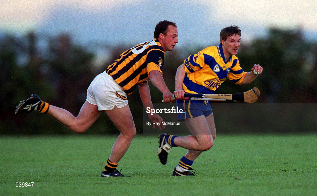 28 February 2000; Jamesie O'Connor of Clare in action against Andy Comerford of Kilkenny during the Senior Hurling Challenge match between Kilkenny and Clare at Young Ireland's GAA Ground in Gowran, Kilkenny. Photo by Ray McManus/Sportsfile
