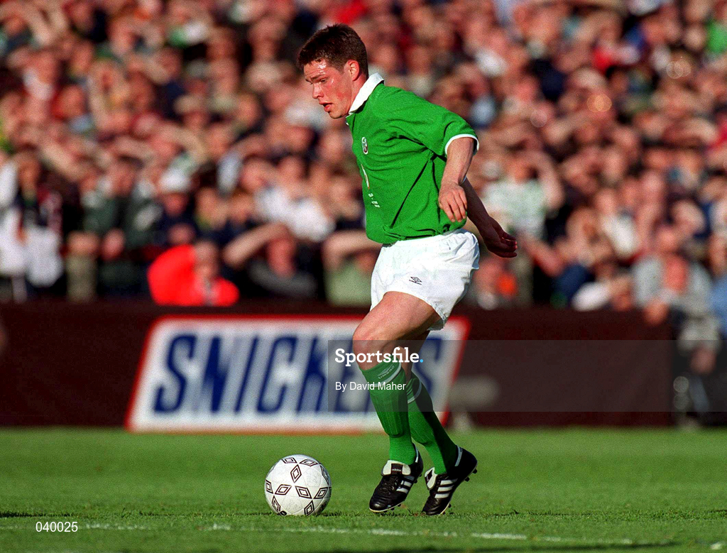 30 May 2000; Steve Finnan of Republic of Ireland during the International Friendly match between Republic of Ireland and Scotland at Lansdowne Road in Dublin. Photo by David Maher/Sportsfile