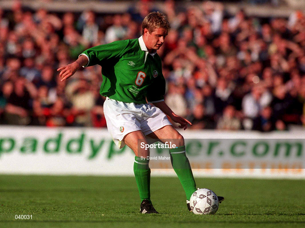 30 May 2000; Stephen McPhail of Republic of Ireland during the International Friendly match between Republic of Ireland and Scotland at Lansdowne Road in Dublin. Photo by David Maher/Sportsfile