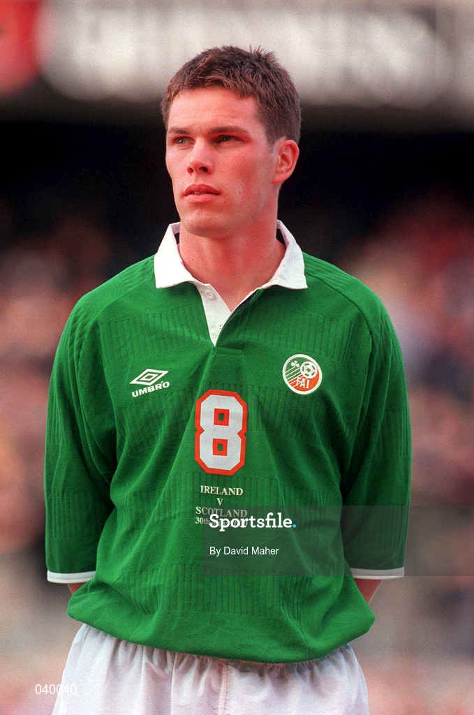 30 May 2000; Steve Finnan of Republic of Ireland during the International Friendly match between Republic of Ireland and Scotland at Lansdowne Road in Dublin. Photo by David Maher/Sportsfile