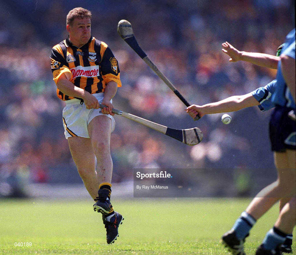 18 June 2000; Charlie Carter of Kilkenny during the Guinness Leinster Senior Hurling Championship Semi-Final match between Kilkenny and Dublin at Croke Park in Dublin. Photo by Ray McManus/Sportsfile