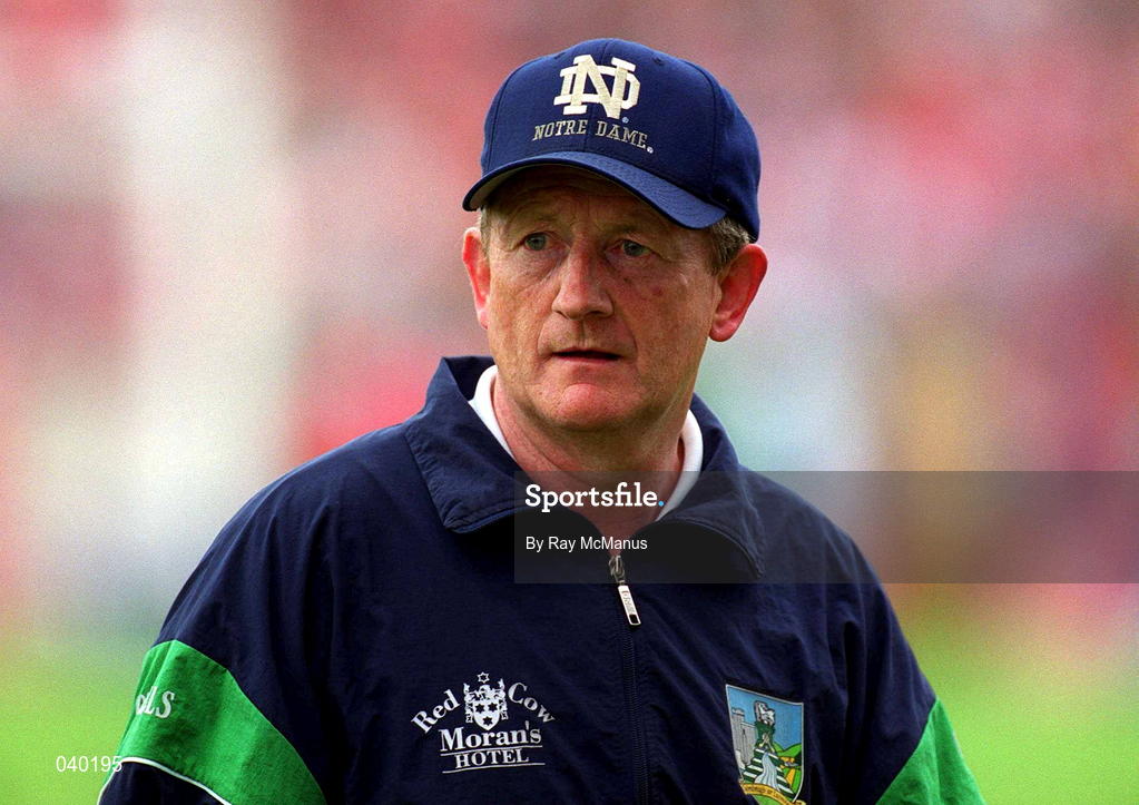 4 June 2000; Limerick manager Eamonn Cregan during the Guinness Munster Senior Hurling Championship Semi-Final match between Cork and Limerick at Semple Stadium in Thurles, Tipperary. Photo by Ray McManus/Sportsfile
